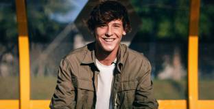 Уулвърхемптън обяви трансфера на 21-годишния Фер Лопес