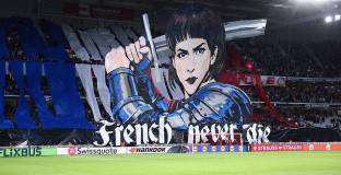 УЕФА санкционира Лил за банер и нарушения на феновете