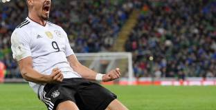 Хицфелд: Вагнер не бива да бъде сравняван с Левандовски 