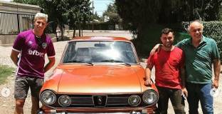 Донесъл куп ядове футболист на Локо Пловдив позира с фланелка на Лудогорец