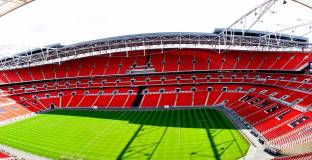 Ман Сити ще стигне финал през Брайтън