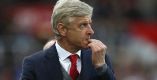 Венгер: Не мога да управлявам толкова голям състав