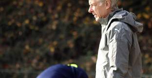  Венгер: Челси е първият клуб, който започна да харчи пари