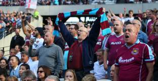 Фенове на Уест Хем няма да посещават мача с Рапид