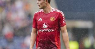 Защитник на Ман Юнайтед премина в Кардиф