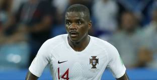 Бетис прибра Карвальо