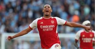 Салиба се смята за един от тримата най-добри защитници 