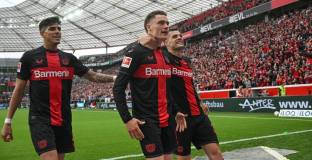 Байер предложи на феновете си безплатни татуировки в чест на титлата