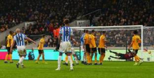 Уулвърхемптън - Хъдърсфийлд 0:2