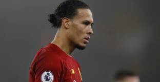 Ливърпул готви нов договор за Ван Дайк