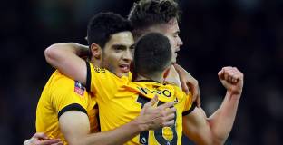 Уулвс нанесе втора поредна загуба на Ливърпул (видео)