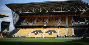 Арсенал е длъжен да бие Уулвс