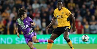 Уулвс се върна от два пасив с Тотнъм, но отпадна (видео)