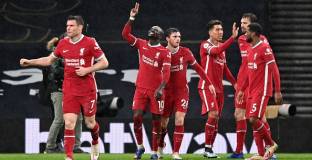 Крауч: Ливърпул ще завърши преди Ман Юнайтед 