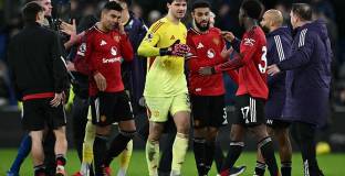 Ман Юнайтед е близо до продажбата на Байъндър в Бешикташ