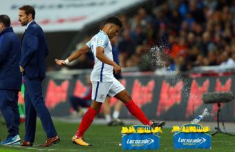 Реакцията на Окслейд-Чембърлейн при смяната. 