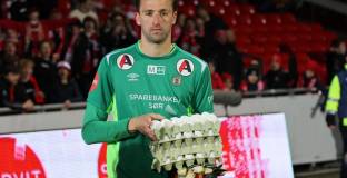 В Норвегия играч на мача бе награден с кокоши яйца