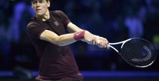 Синер е първият в историята, спечелил два поредни трофея без да загуби сет