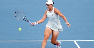 Барти се оттегли от Индиън Уелс