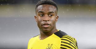 Мукоко търси пристанище във Висшата лига