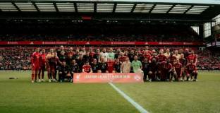 Клоп се включи в мач на легендите на Ливърпул и Дортмунд