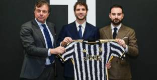 Ювентус продължи с Локатели 