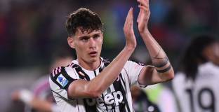 Юве удължи със Савона