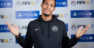 Ван Дайк: Ливърпул може да стигне далече в ШЛ