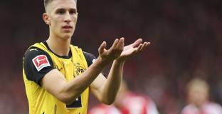 Защитник на Борусия Дортмунд е аут до края на сезона 