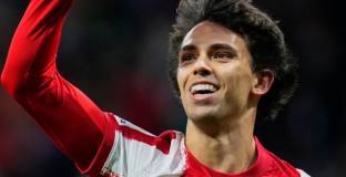 Фелиш е близо до преминаване в Барселона