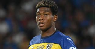 Ман Юнайтед поглежда към вратар на Парма 