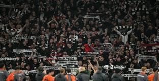 УЕФА наказа Тотнъм след скандал с фенове във Франкфурт