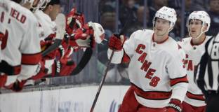 Сиатъл катастрофира срещу Каорлина, Аризона и Далас с победи 