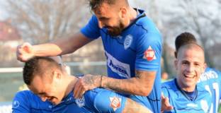 Виктор Генев преподписа с Черно море