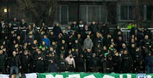 Фенове на Черно море чупят собствения си стадион, опитват да линчуват играчи на Лудогорец