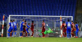 Две дузпи носят трите точки на Рома срещу Фиорентина